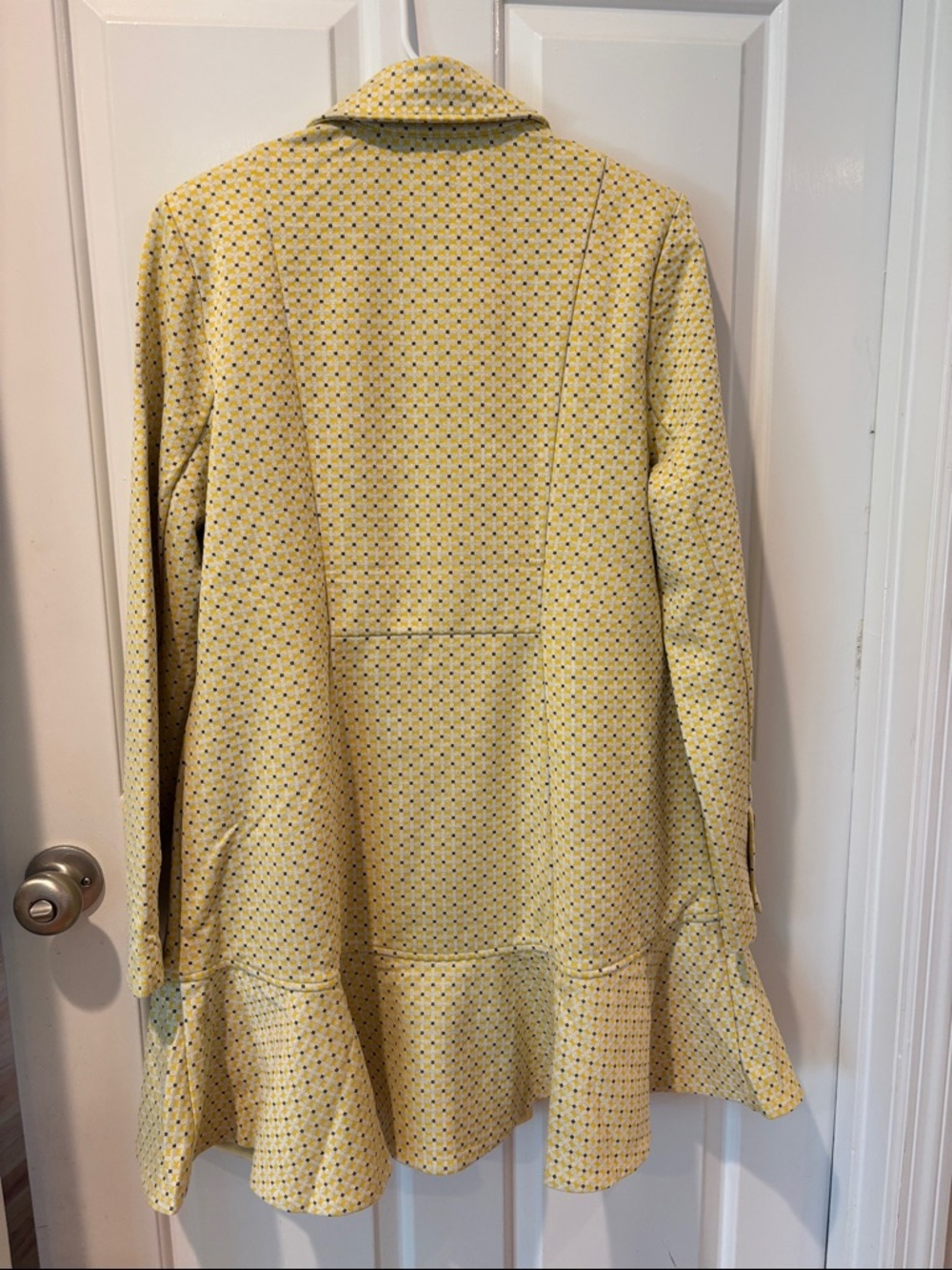 CAbi Hobnob Topper NWOT Size L Daffodil - Picture 4 of 6